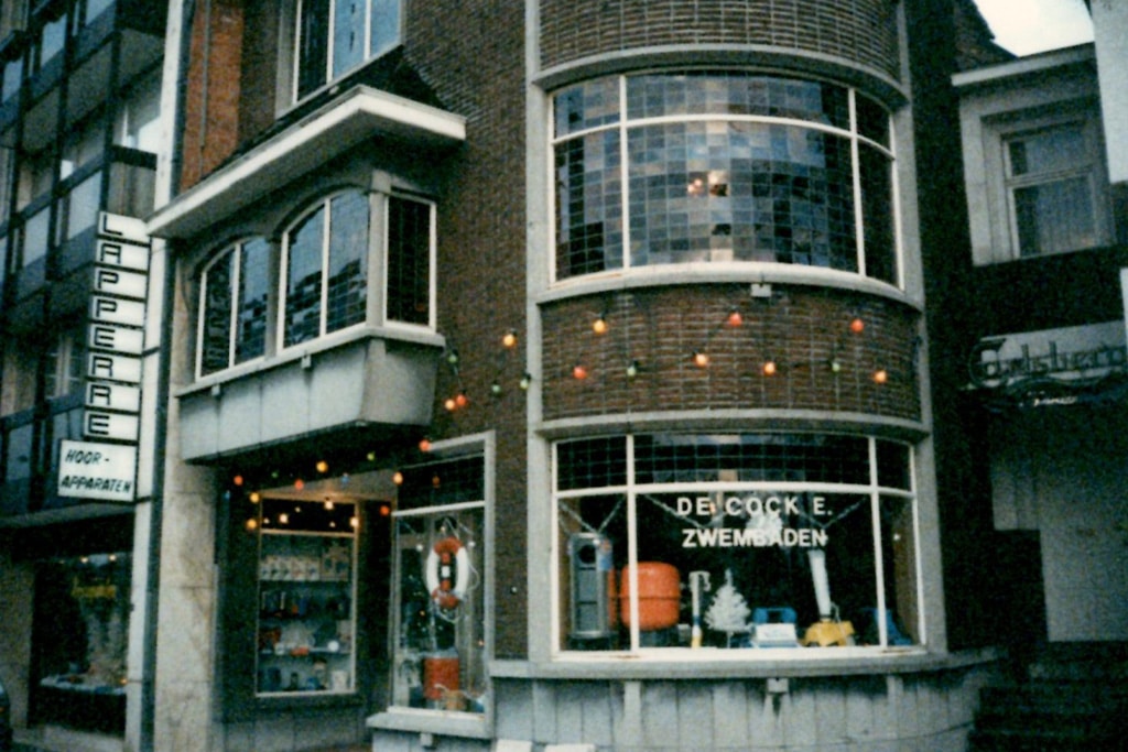 De Cock Zwembaden verhuist naar de Kuringersteenweg in 1990